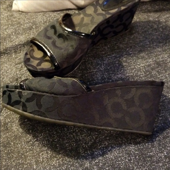 Coach Wedges. - Picture 3 of 4